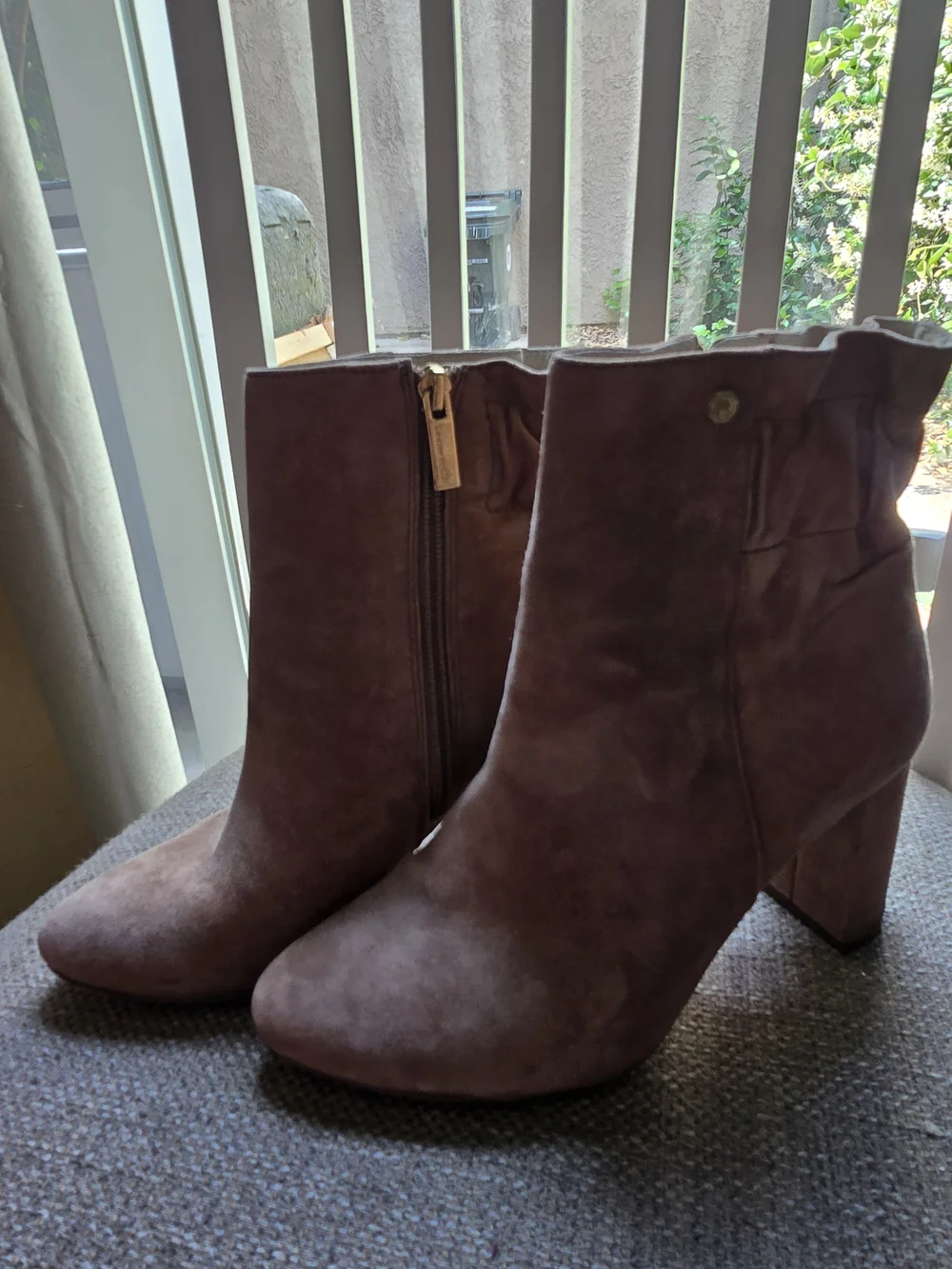 Louise et Cie Shayna Suede Block Heel Booties  Size 6/ 36.5